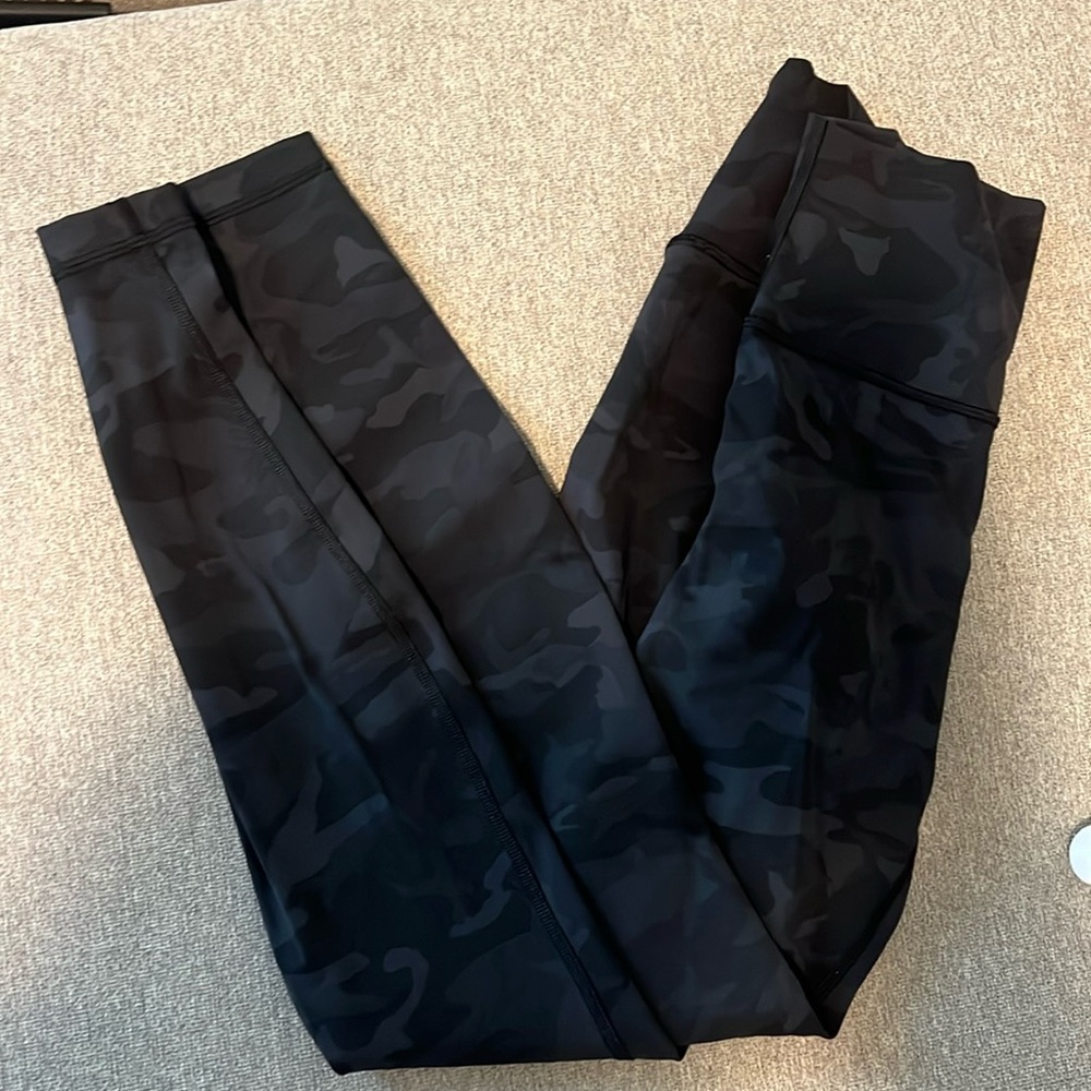 size 4 wunder under camo lululemon leggings